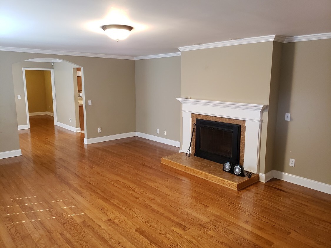 Primary Photo - 205 McFee Rd