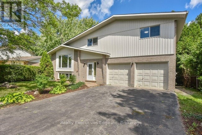 Building Photo - 590 Canewood Crescent