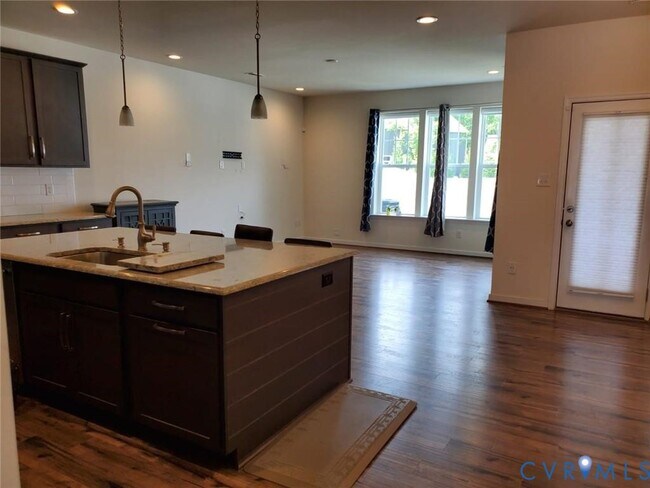 Foto del edificio - 5307 Benmable Ct