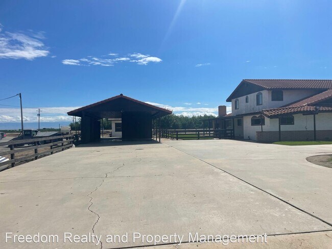 Foto del edificio - 5 br, 3 bath House - 12606 Stradley Ave