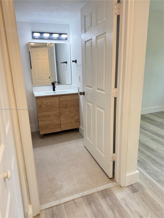 Foto del edificio - 2 bedroom in Pembroke Pines FL 33024