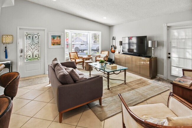 Foto del edificio - 9165 Beverly Ct