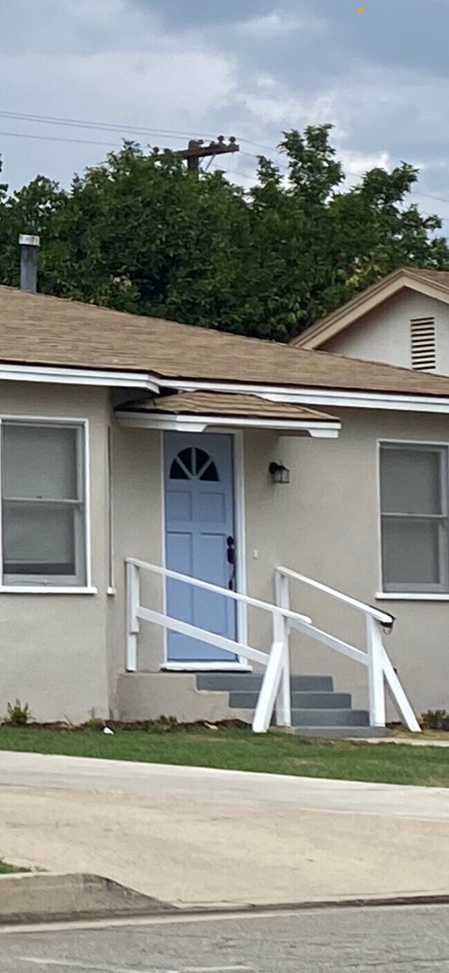 Foto del edificio - 514 Ray St