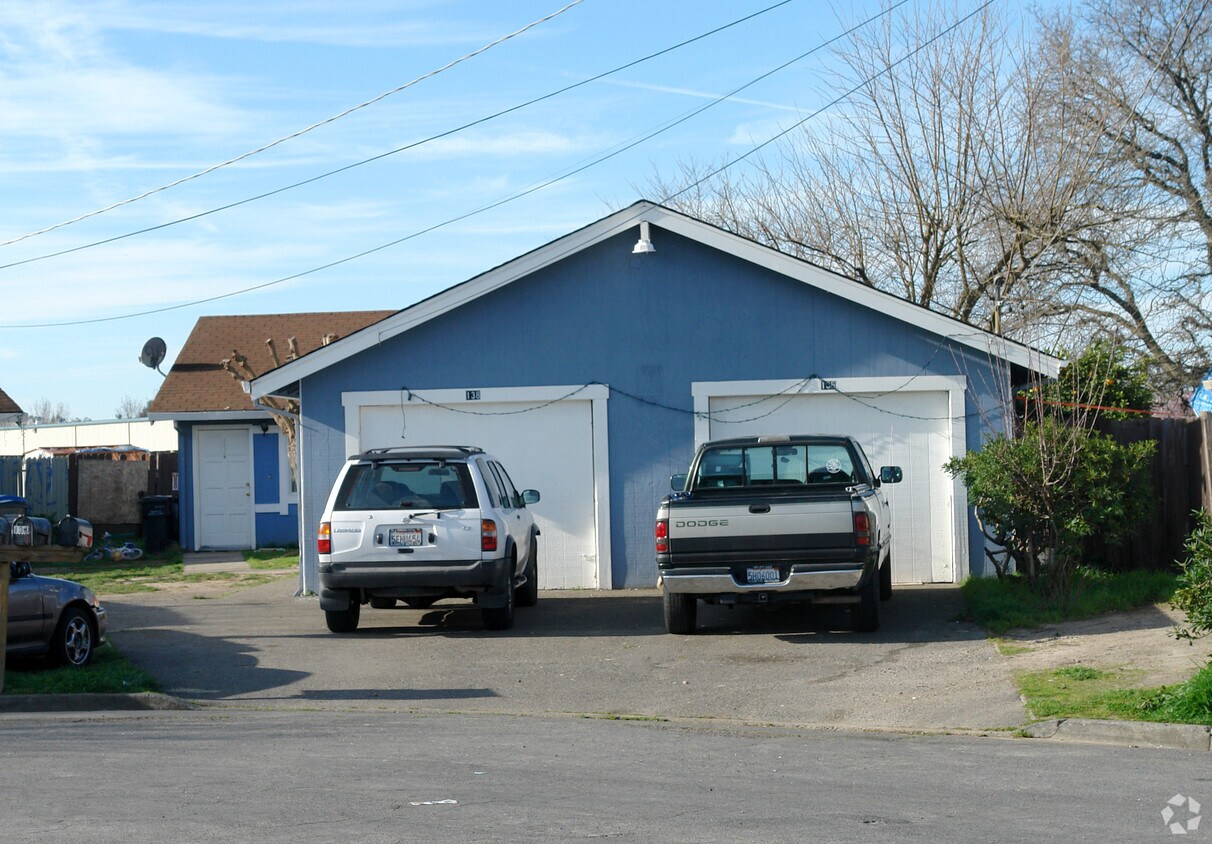 Building Photo - 136 Eddy Dr