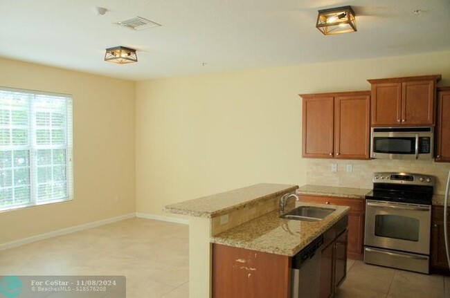 Foto del edificio - 208 SW 7th Ct