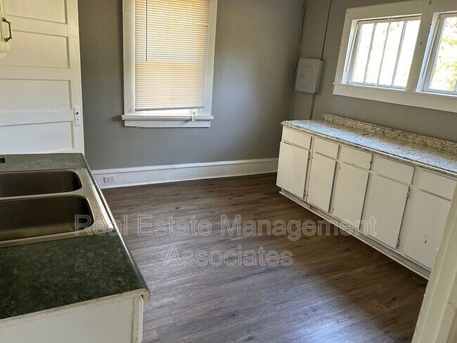 Foto del edificio - 635 E Chappell St