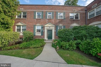 Building Photo - 500 E Lancaster Ave