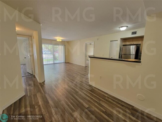 Building Photo - 4021 San Marino Blvd