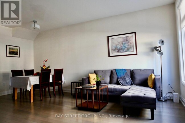 Photo du bâtiment - 4050-4050 Parkside Village Dr
