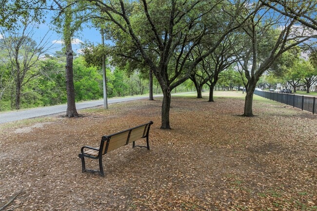 Foto del edificio - 726 Memorial Mews St