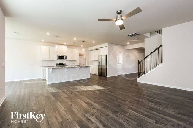 Foto del edificio - 558 Hillpark Ln
