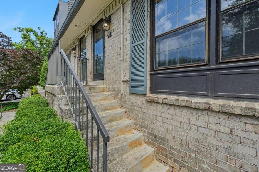 Foto principal - 98 La Rue Pl NW