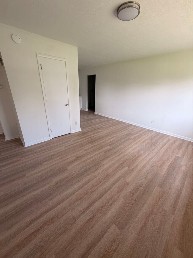 Building Photo - 7306 Nathan Hale Way