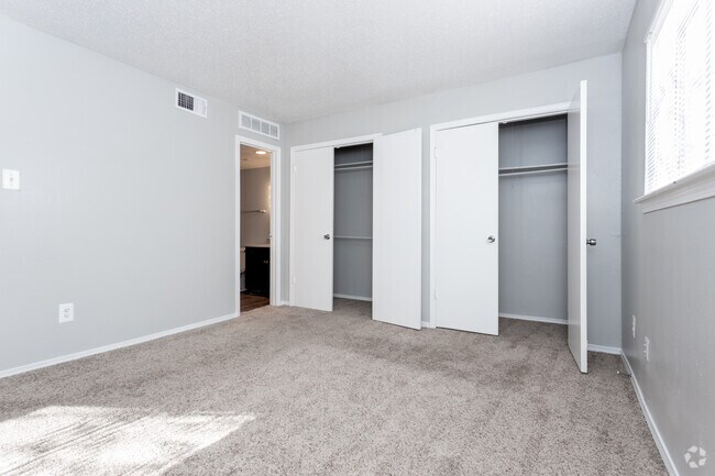 2HAB,2,5BA-1374SF - Falls on Clearwood Apartments