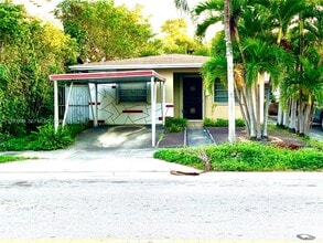 Building Photo - 2814 SW 7th St