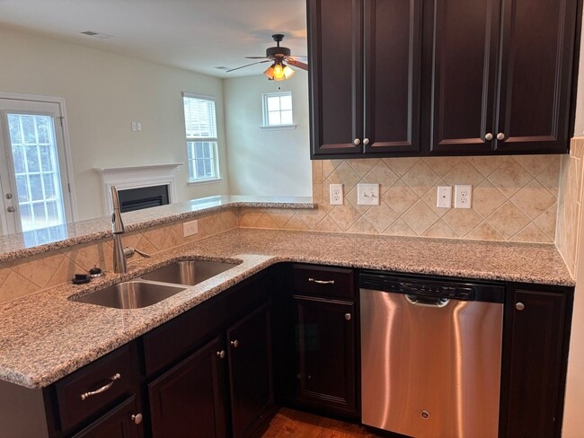 Building Photo - Beautiful 2-story Home located in the Waln...