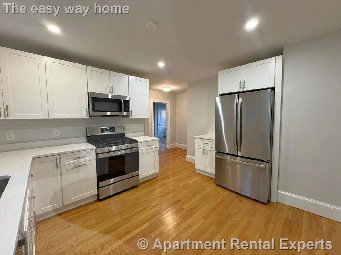 Primary Photo - Huge Two Level * DW * In-unit Laundry * Pa...
