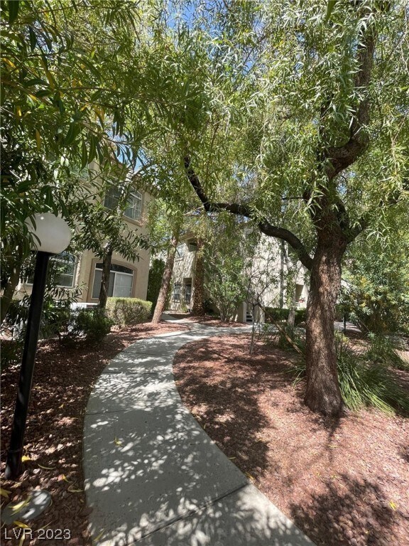 Foto del edificio - 5415 W Harmon Ave