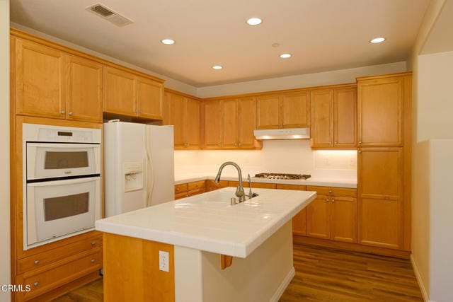 Building Photo - 326 Lakeview Ct
