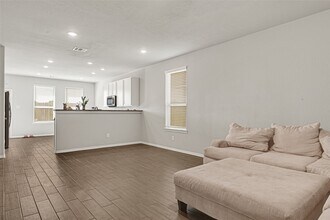 Building Photo - 25452 Northpark Lake Dr