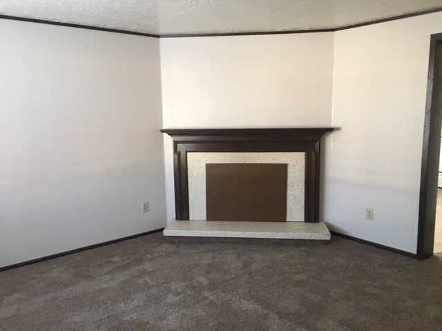 Building Photo - 719 Miller Ct