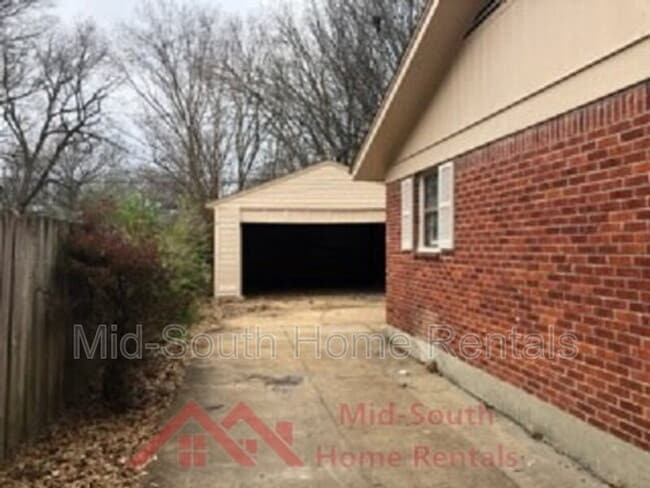Building Photo - 1225 Berclair Rd