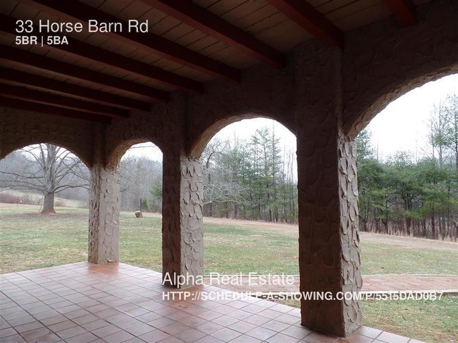 Building Photo - 33 Horsebarn Rd