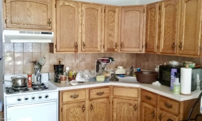 Foto del edificio - 1 br, 1 bath  - 115 E 4th St