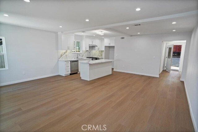 Foto del edificio - 10326 Silverton Ave