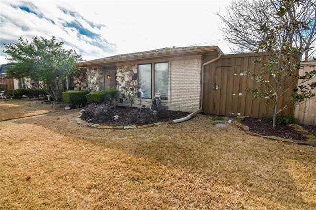 Building Photo - 7408 Woodthrush Dr