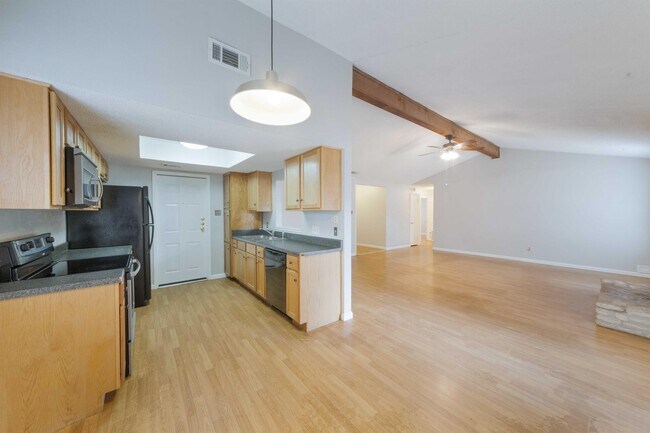 Building Photo - 607 Buckboard Blvd