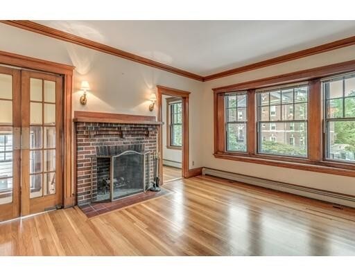 Building Photo - 375 Mt Auburn St