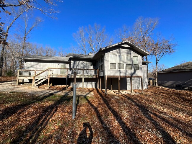 Building Photo - 12 Sunderland Dr