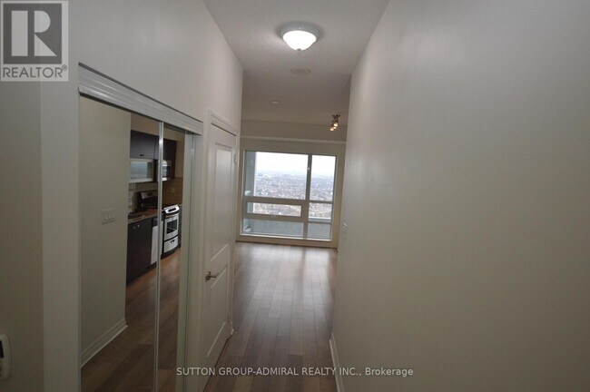 Photo du bâtiment - 2015 Sheppard Ave E