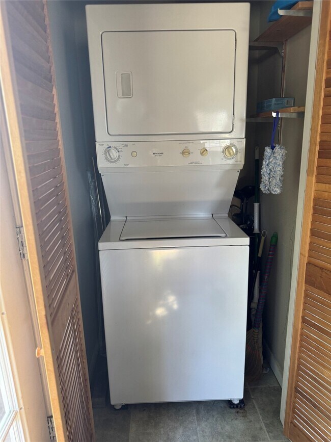 Foto del edificio - 3934 Fernwood Dr