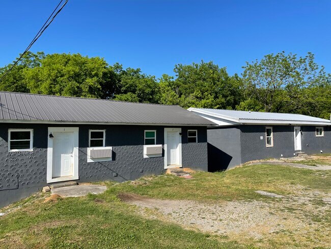 Building Photo - 737 6th St NE