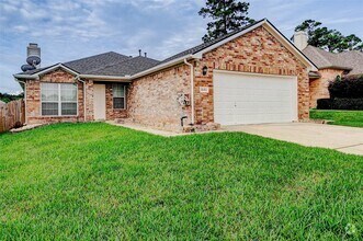 Building Photo - 18455 Sunrise Pines Dr