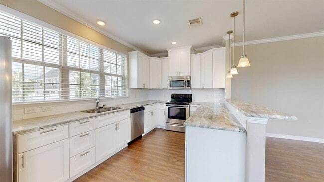 Building Photo - 2149 Big River St