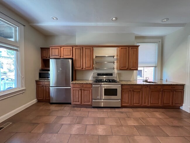 Building Photo - Stratford Avenue Properties