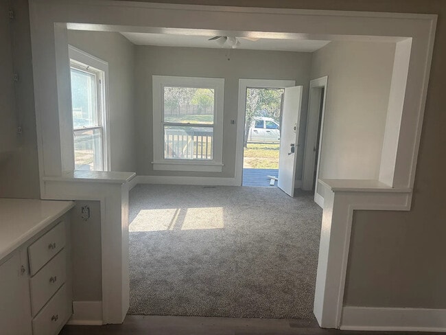 Building Photo - Delano Home For Rent