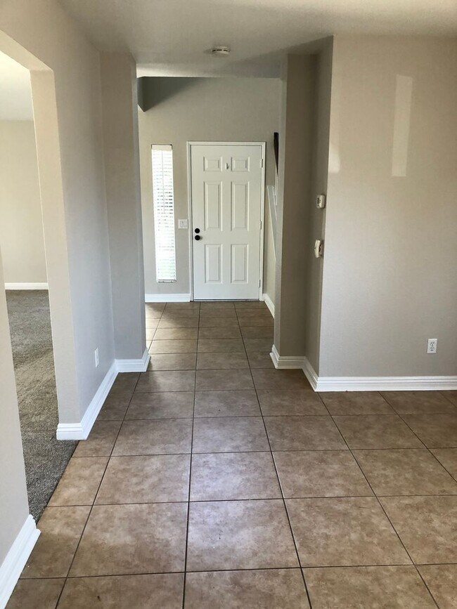 Foto del edificio - Spacious 4 Beds 2 Story Home w/Garage@New ...
