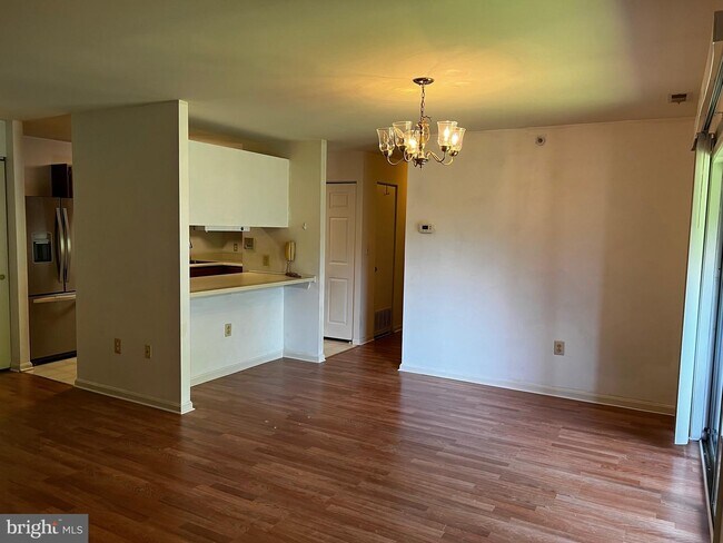 Foto del edificio - 4102 Chardel Rd