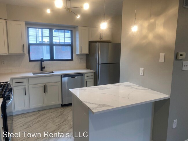 Building Photo - 2 br, 1.5 bath House - 115 Longfellow Court