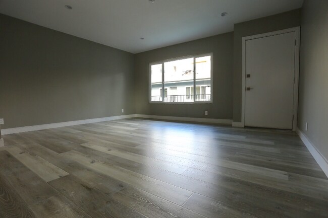 Foto del edificio - 5427 Carlton Way
