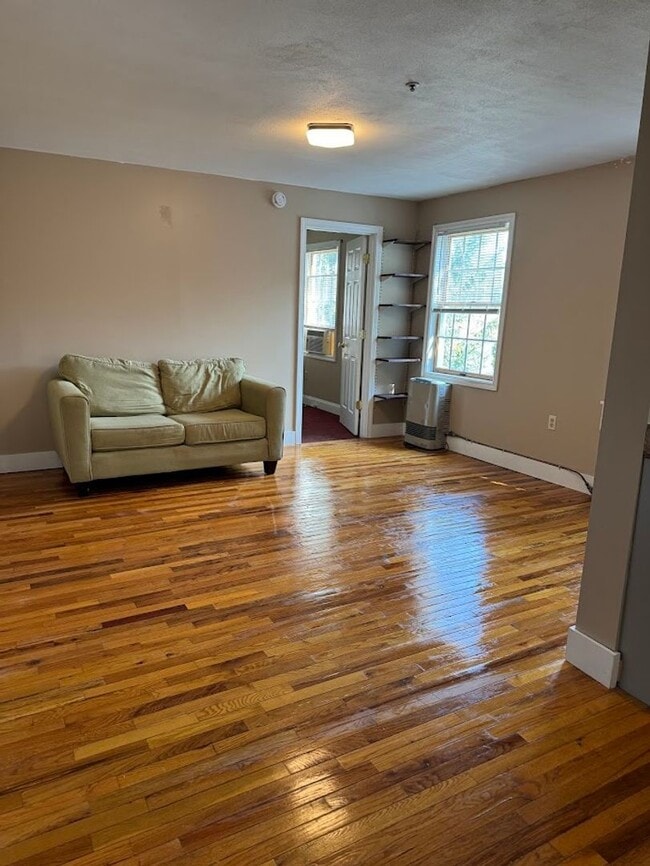 Building Photo - Portsmouth 1 bedroom