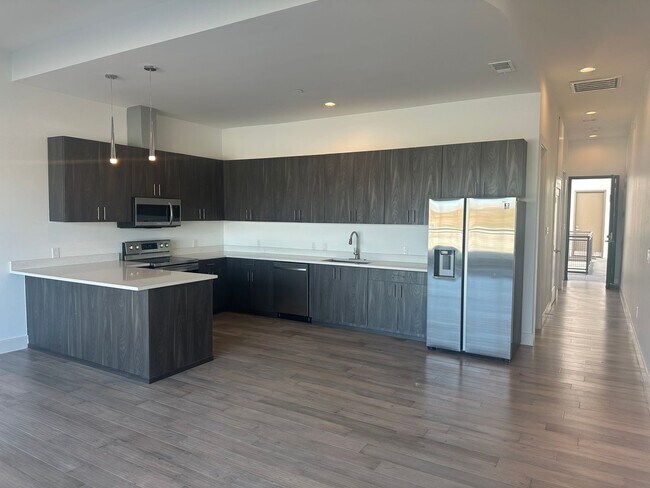 Building Photo - Modern 1 Bedroom in The Cedars