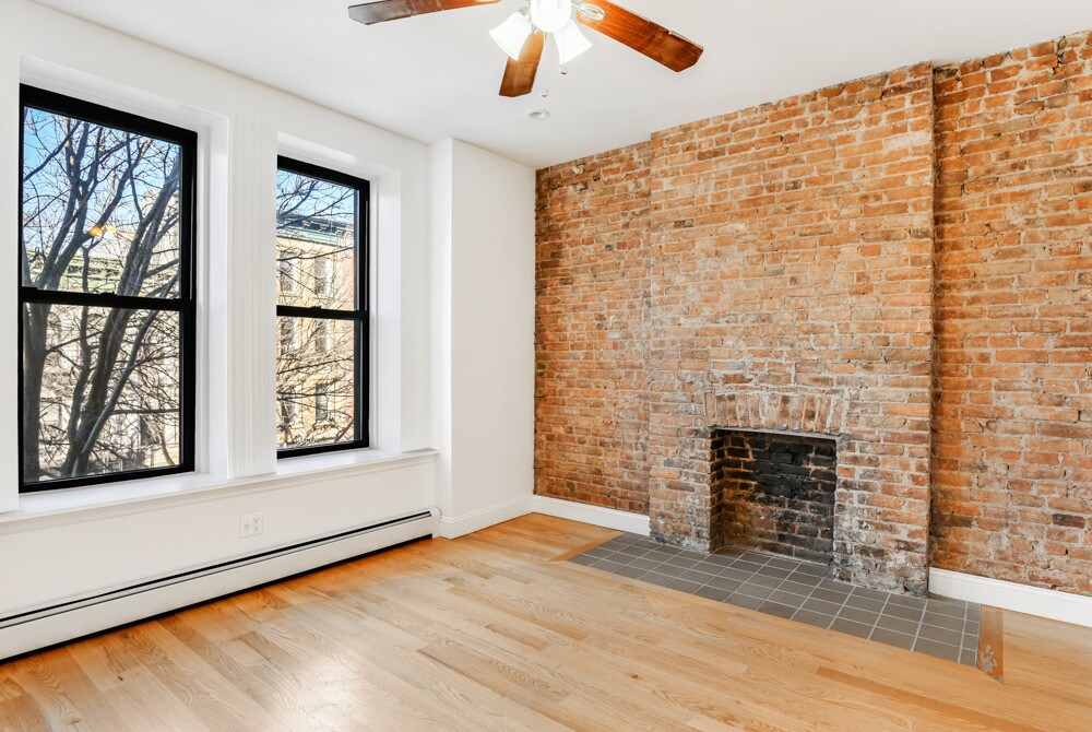 Primary Photo - 291 5th Ave