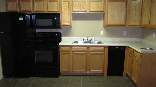 Building Photo - 16565 Hunters Ridge Ln