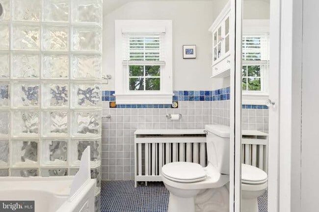 Building Photo - 8601 Mayfair Pl