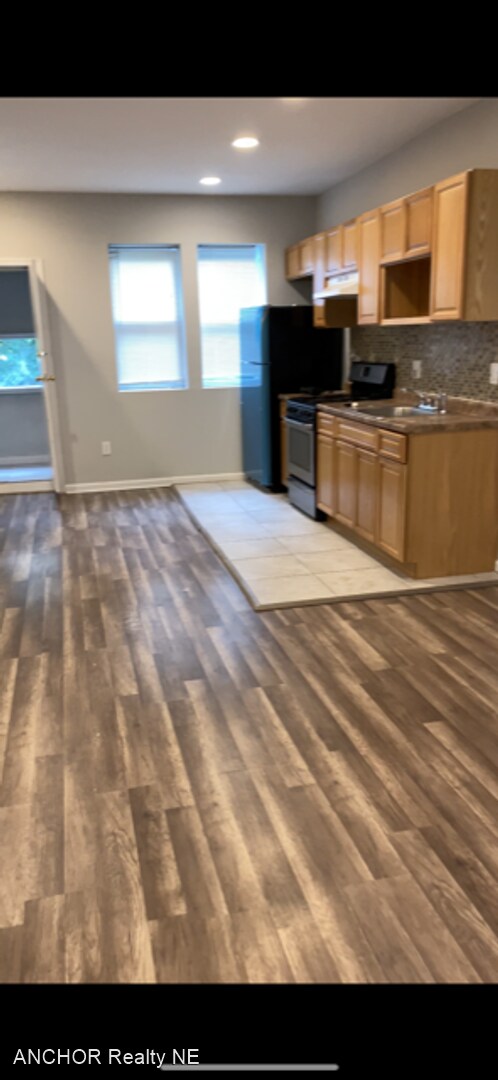 Building Photo - 3 br, 1.5 bath House - 6038 N. 21st St.